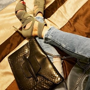 Meet your Posher, Mel